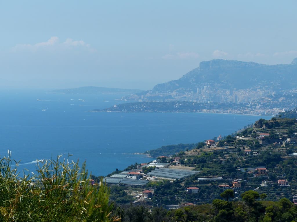 Côte ligurienne, Mer Méditerranée Agence immobilière à vendre dans les Alpes Maritimes